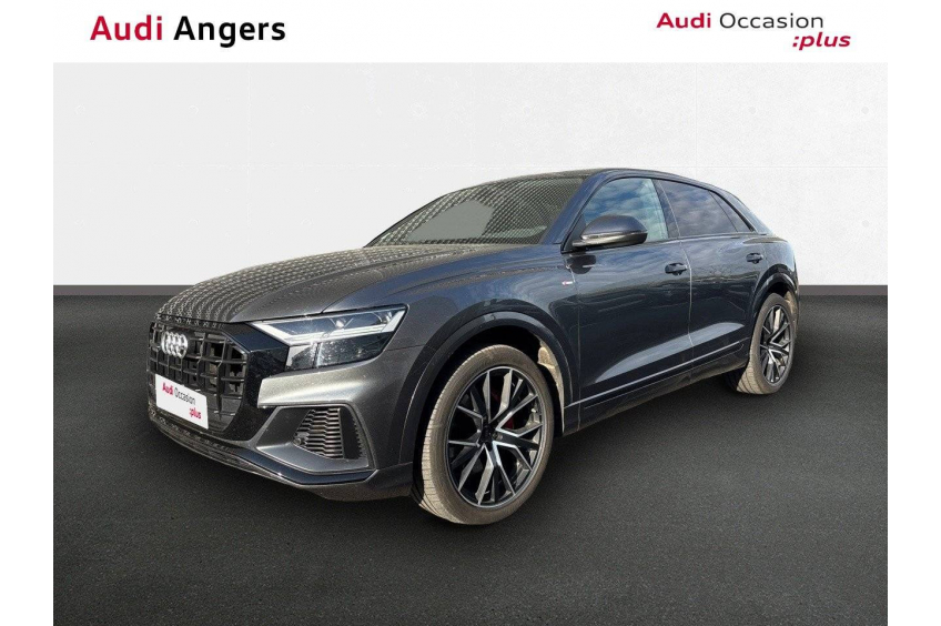 AUDI Q8 S line